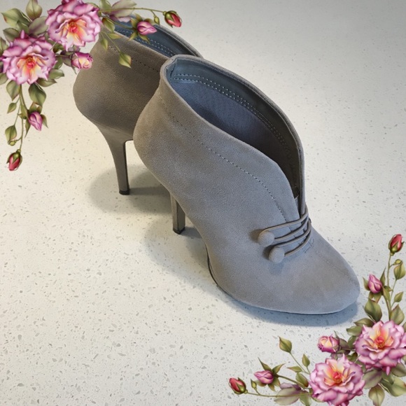 Apt. 9 Shoes - Gorgeous beige high heels booties